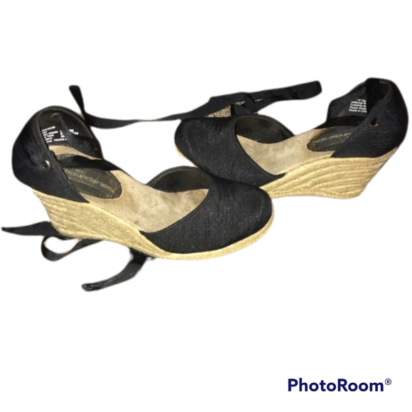 Lace up Black Wedges - Picture 3 of 4